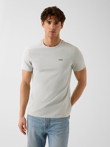 GUESS T-Shirt in Grau: Vorderseite