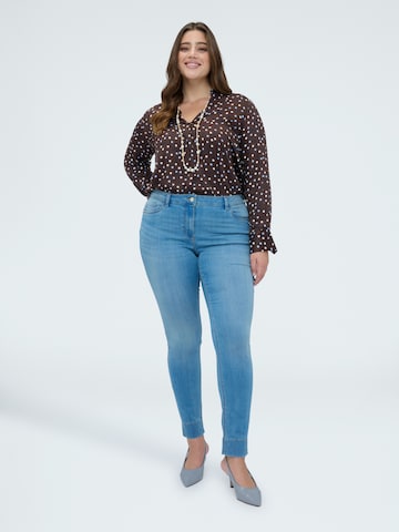 Fiorella Rubino Skinny Jeans in Blue: front