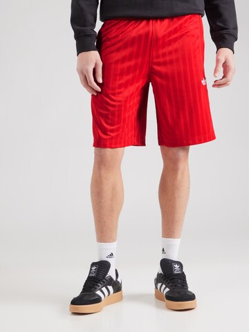 Regular Pantalon ADIDAS ORIGINALS en rouge : devant