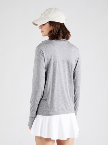 NIKE Funkční tričko 'SWIFT ELEMENT' – šedá