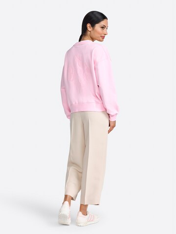 Rich & Royal - Sweatshirt em rosa