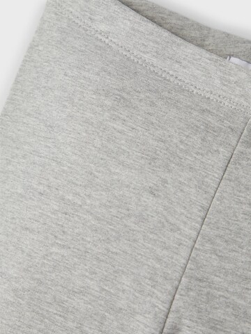 Skinny Leggings 'Davina' di NAME IT in grigio