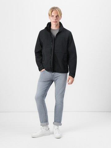 Veste mi-saison 'Stow Away' Lyle & Scott en noir