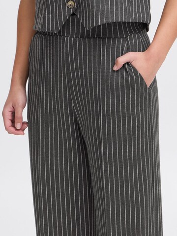 ICHI - Regular Calças chino ' IXKATE PINSTRIPED PA ' em cinzento