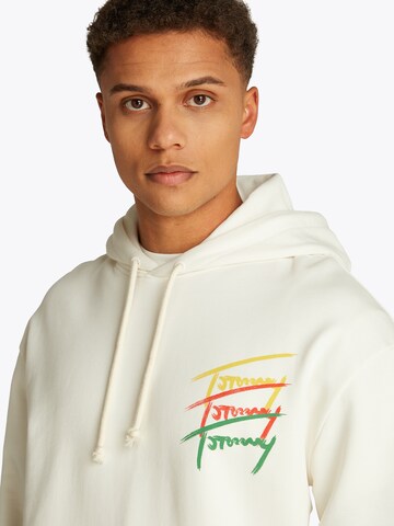 Felpa di Tommy Jeans in bianco