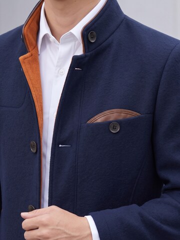 ALLTHEMEN Winter Coat 'Farbkante' in Blue