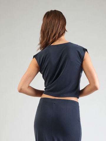 MYLAVIE by Sarah Harrison Топ в Черный