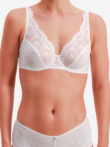 Invisible Soutien-gorge 'Beautiful' JOOP! en blanc : devant