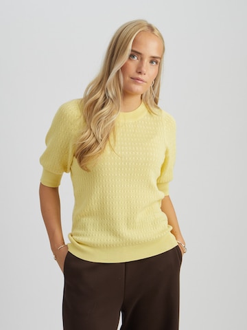 Peppercorn Sweater 'Tala' in Yellow: front