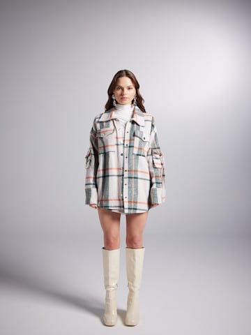 HOLLY LOLLY Oversized kardigan – béžová: přední strana