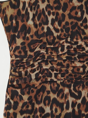 Trendyol Curve Kleid in Braun