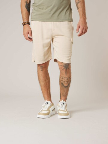 Deeluxe Regular Pants 'Koa' in Beige: front