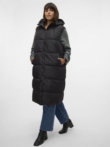 Gilet 'VMCLigaane' di Vero Moda Curve in nero