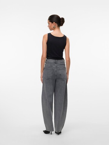 VERO MODA - Loosefit Vaquero 'BILLIE' en gris