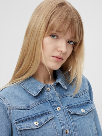 PIECES Prehodna jakna 'Gray' | modra barva