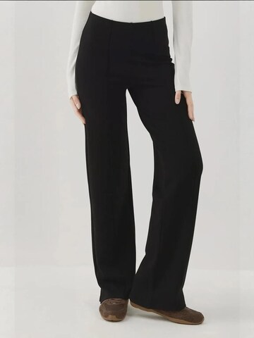 regular Pantaloni di Hiccup in nero: frontale