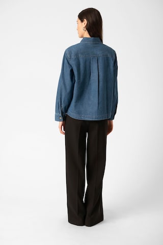 SOAKED IN LUXURY Blouse 'Dielle' in Blue