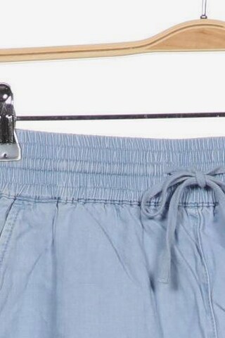 Calvin Klein Jeans Shorts in XS in Blue