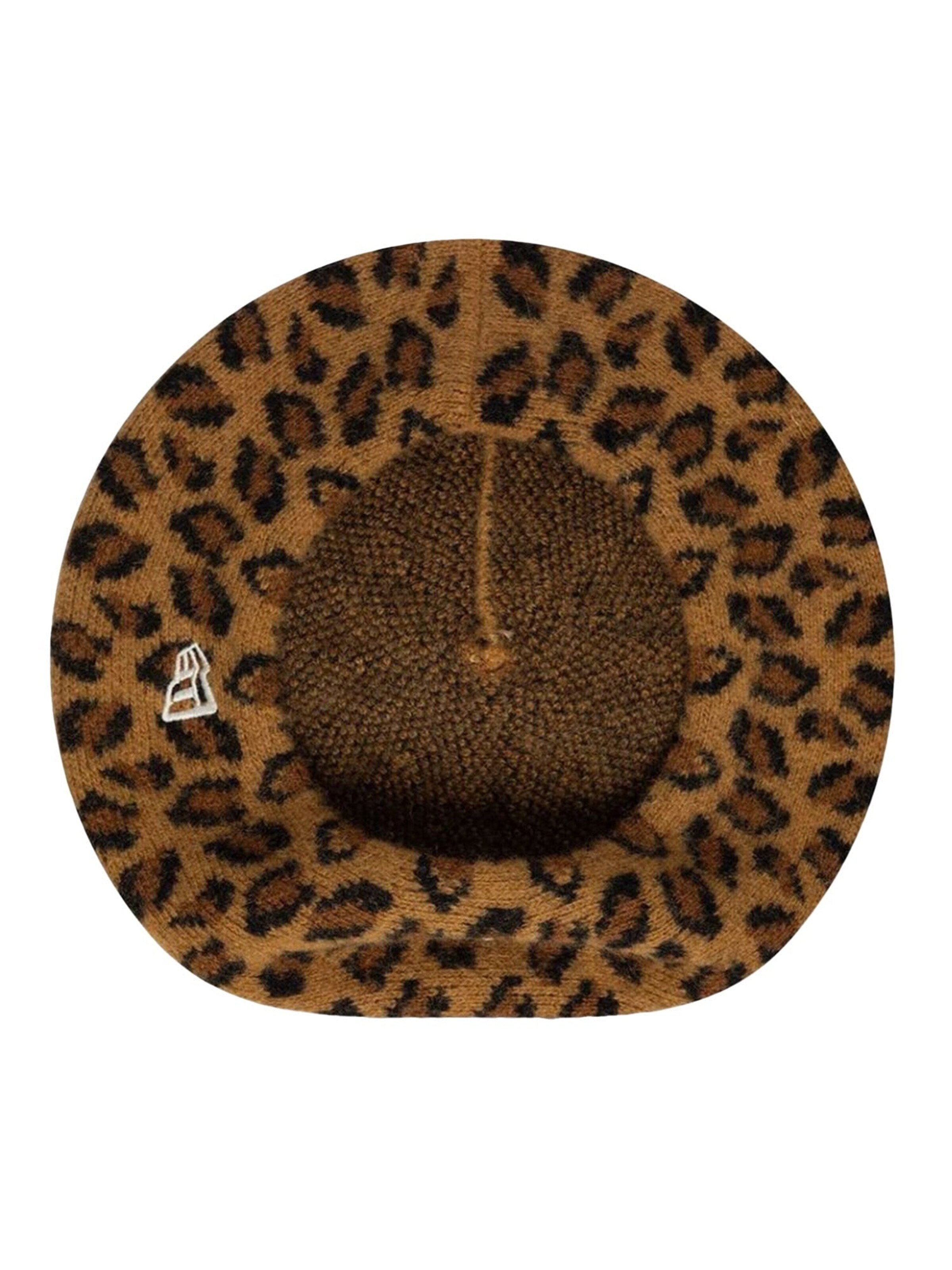 Chapeaux 'FEMALE LEOPARD BERET NEW YORK YANKEES STONE / BLACK' NEW ERA en beige