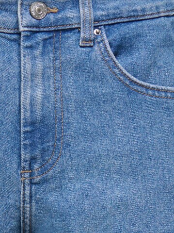ONLY Regular Shorts in Blau