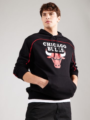 Bluză de molton 'NBA CHIBUL' de la NEW ERA pe negru: față