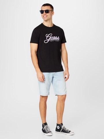 GUESS T-Shirt in Schwarz
