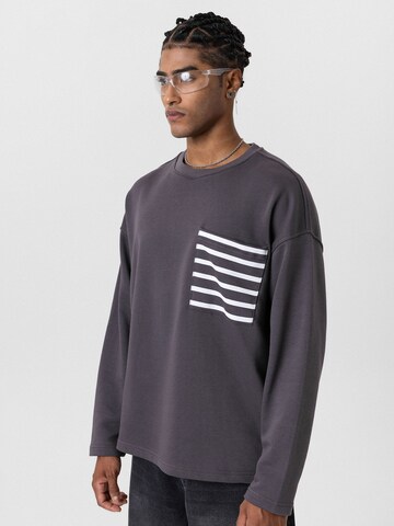 VAMOS CLO Sweatshirt in Grey
