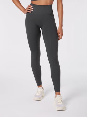 YO-GAYA Skinny Leggings in Grey: front
