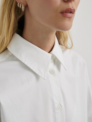 Camicia da donna 'Gemma' di ABOUT YOU x Marie von Behrens in bianco