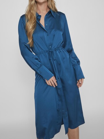 Robe-chemise VILA en bleu : devant