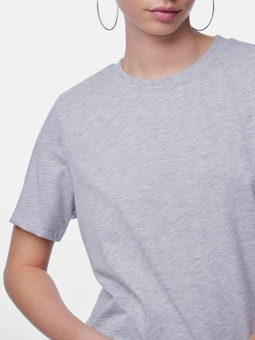 T-shirt 'RIA' PIECES en gris