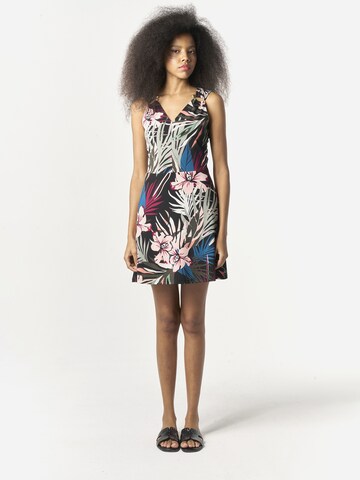 KOROSHI - Vestido en negro: frente