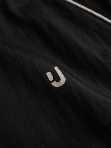 Johnny Urban Trainingsjack 'Tyler' in Zwart: voorkant