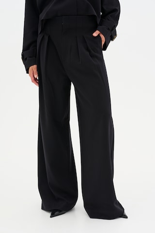 My Essential Wardrobe Wide leg Trousers with creases 'Sille' in Black: front
