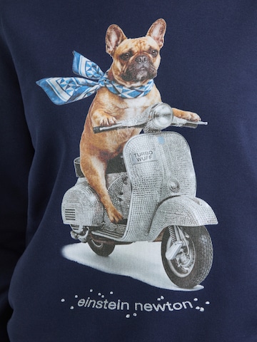 EINSTEIN & NEWTON Суичър 'Turbo Wuff Madison' в синьо