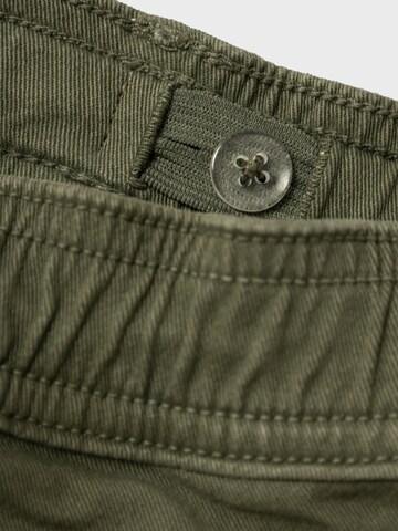NAME IT Regular Broek 'NKMSILAS' in Groen