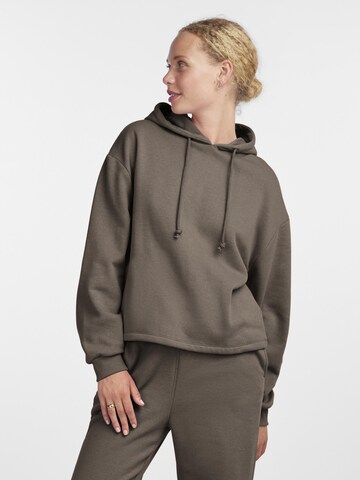 PIECES Sweatshirt 'PCChilli' i brun: forside