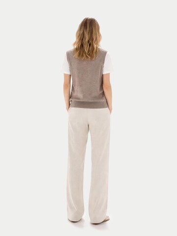 GOBI Cashmere Stickad väst 'Women's Timeless Cashmere Crewneck Vest' i grå