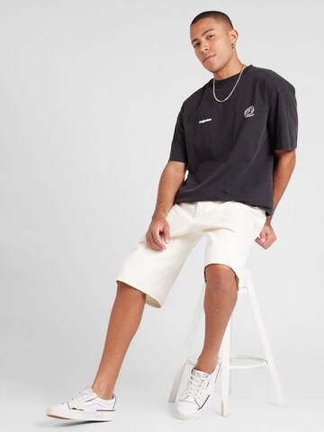 Tricou 'HARLAN' de la Pegador pe negru