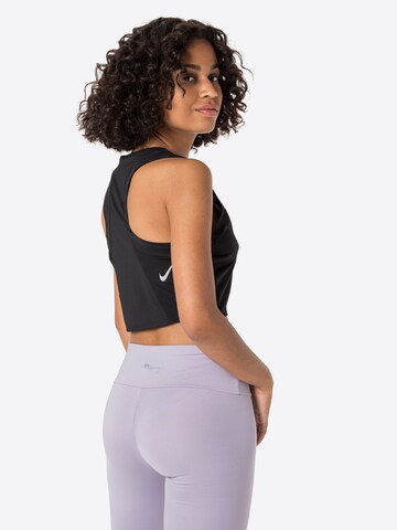 Sport top de la NIKE pe negru