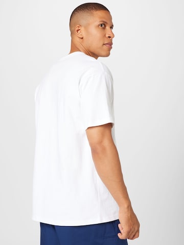 T-Shirt Nike Sportswear en blanc