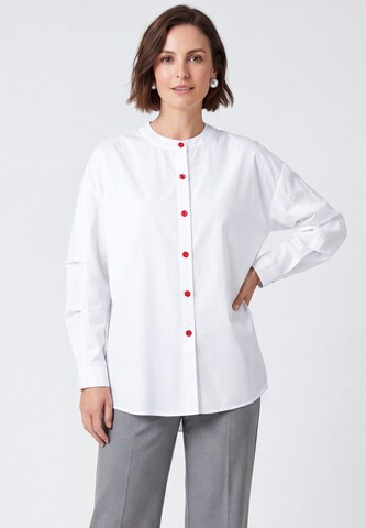 Usha - Blusa en blanco: frente