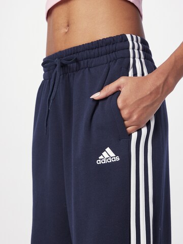 ADIDAS SPORTSWEAR Tapered Sportbroek 'Essentials' in Blauw