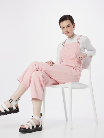 regular Pantaloni con pettorina 'LOUE' di FRNCH PARIS in rosa