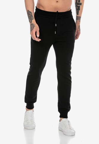 Redbridge Regular Pants 'Crawley' in Black: front