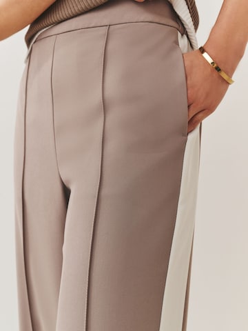 Wide Leg Pantalon à plis Next en beige