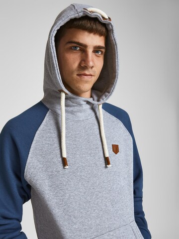 JACK & JONES Суичър 'JPRBLUTOM' в сиво