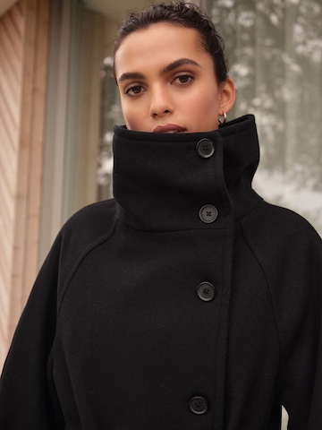 Next Płaszcz zimowy w kolorze czarny