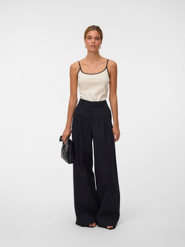 Wide leg Pantaloni con pieghe 'VMNova' di VERO MODA in nero