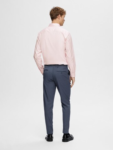 rožinė SELECTED HOMME Priglundantis modelis Marškiniai 'Ethan'